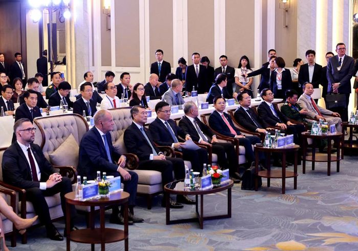 Các đại biểu tham dự Hội nghị bàn tròn (Ảnh: MOIT)