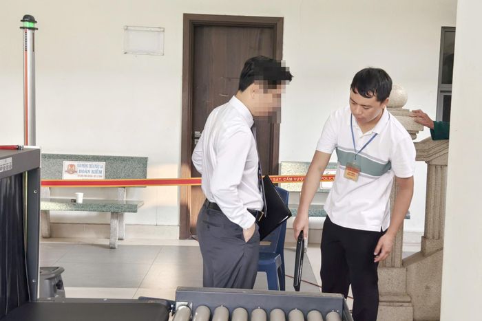 Cáo buộc nêu, Shark Bình biết các sàn forex của Phó Đức Nam vi phạm pháp luật nhưng vẫn chỉ đạo nhân viên không cung cấp thông tin ví thật của sàn, mà tạo lập dữ liệu nạp, rút của một ví Ngân lượng khác (ví giả) để cung cấp cho phía công an. Từ ngày 15/6/2020 - 23/9/2022, tổng số bị hại chuyển tiền vào các tài khoản ví Ngân Lượng là hơn 230 người; với tổng số tiền được xác định là hơn 318 tỷ đồng.
