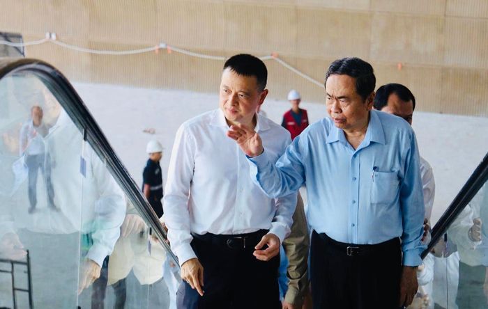 Đoàn công tác lần lượt thị sát nhà ga T2 Cảng hàng không quốc tế Phú Quốc, đường tỉnh 975, tuyến tàu điện nhẹ LRT, Đại lộ APEC và kết thúc tại Trung tâm Hội nghị và Triển lãm APEC cùng Nhà biểu diễn đa năng.
