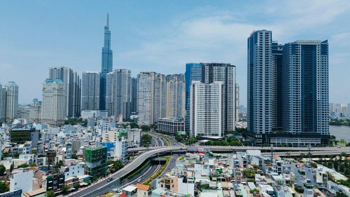 UBND TP.HCM yêu cầu các đơn vị chủ động bố trí nhân sự, ưu tiên giải quyết hồ sơ theo tiến độ.