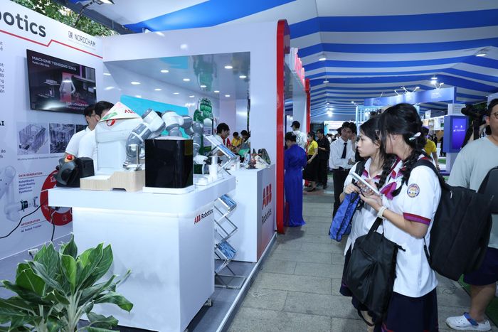 Tham gia GRECO 2026 có nhiều đơn vị trong nước như Đại học Quốc gia TP.HCM, Đại học Công nghiệp TP.HCM (HUTECH), Viettel, PV GAS và Nam A Bank. Các doanh nghiệp, thương hiệu quốc tế như Toyota Việt Nam, Xiaomi Việt Nam, Gree Việt Nam cùng một số tổ chức công nghệ nước ngoài cũng góp mặt.
