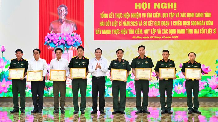 Các tập thể, cá nhân có thành tích xuất sắc được tặng Bằng khen của Chủ tịch UBND tỉnh Cà Mau.