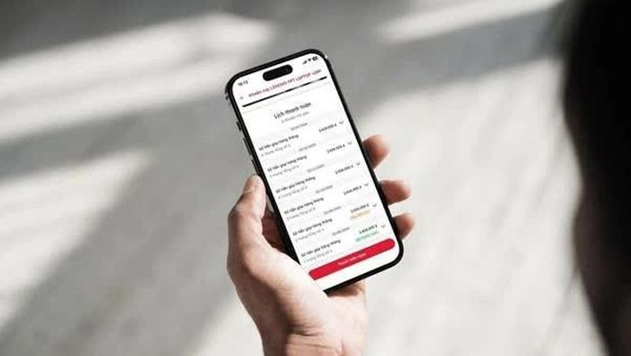 Ứng dụng di động đóng vai trò như một trợ lý, giúp người vay dễ dàng theo dõi và chủ động quản lý khoản vay