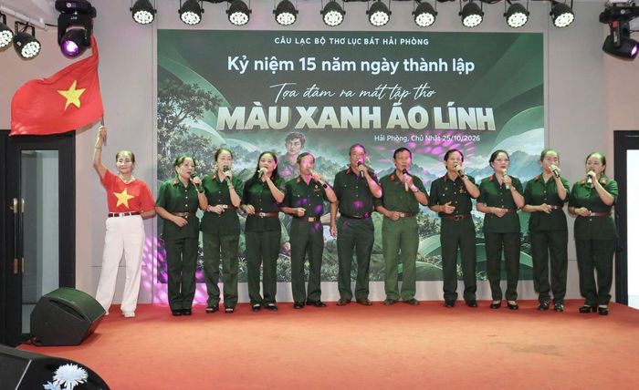 Văn nghệ chào mừng sự kiện kỷ niệm 15 năm thành lập CLB Lục Bát Hải Phòng...