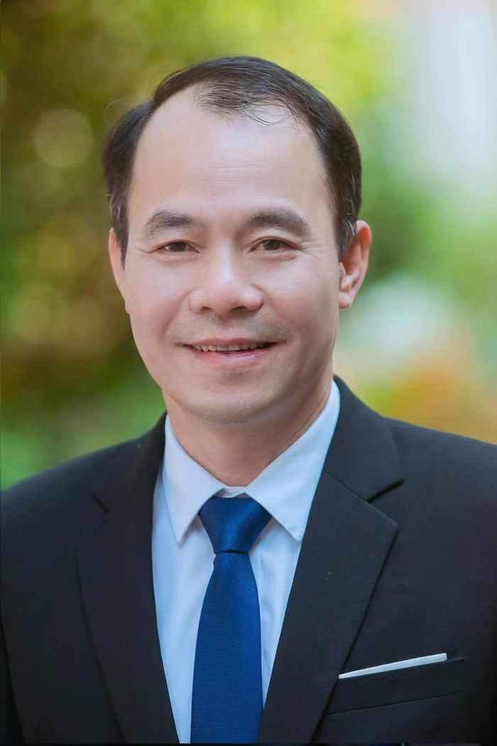 Nhà giáo Phan Hồng Hiệp, Hiệu trưởng Trường THPT Tam Dương luôn tâm huyết với sự nghiệp trồng người.