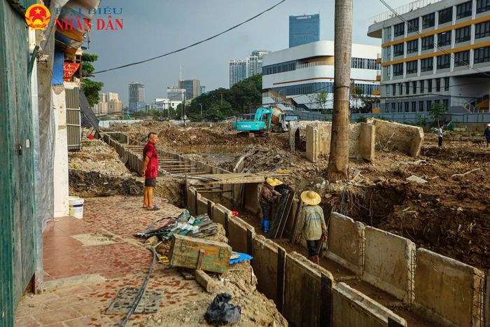 Tuyến đường nối Phạm Hùng - Lê Đức Thọ (phường Từ Liêm, Hà Nội) dài khoảng 2,87km, gồm một tuyến chính và ba tuyến nhánh tại nút giao Phạm Hùng, với mặt cắt ngang 5m
