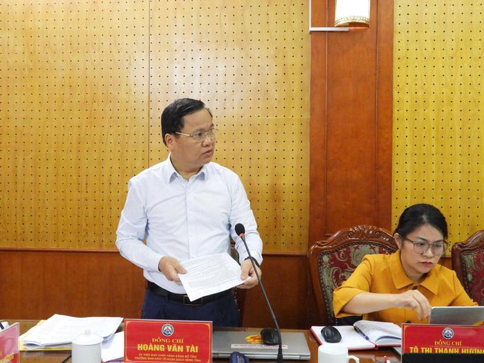 Trưởng Ban Kinh tế Ngân sách HĐND tỉnh Lạng Sơn, Hoàng Văn Tài phát biểu tại cuộc giám sát. Ảnh BN