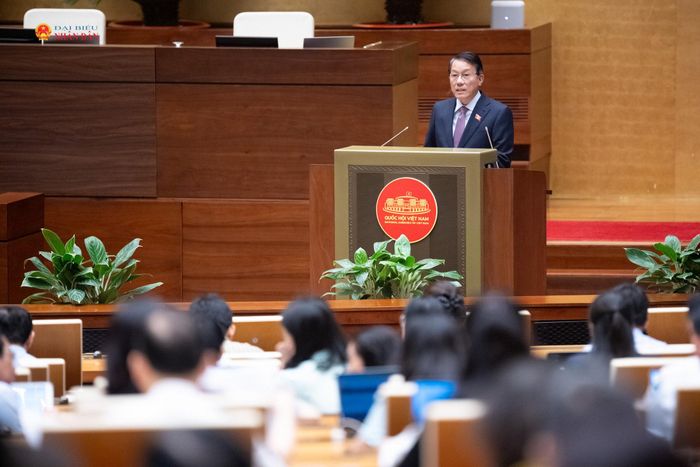 Bộ trưởng Bộ Công an, Đại tướng Lương Tam Quang trình bày tờ trình dự án Luật An ninh dữ liệu. Ảnh: Phạm Thắng