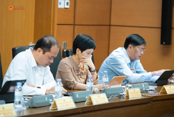 Đoàn ĐBQH tỉnh Phú Thọ tham dự phiên thảo luận. Ảnh: Xuân Quý