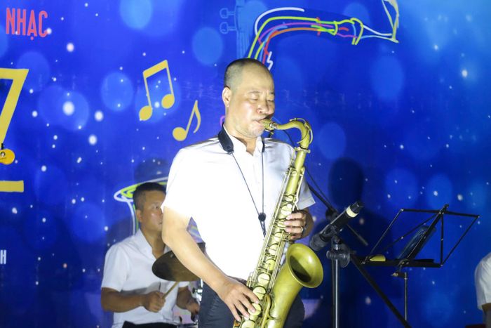 Chương trình đã mở ra không gian thưởng thức âm nhạc đa sắc thái, nơi tinh thần ngẫu hứng của jazz hòa cùng những giai điệu trữ tình gắn với Hà Nội. Ảnh: BTC