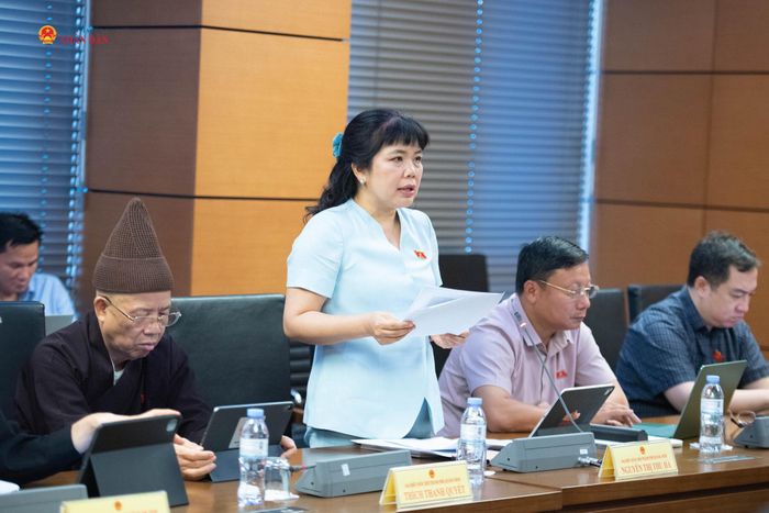 ĐBQH Nguyễn Thị Thu Hà (TP. Quảng Ninh) phát biểu. Ảnh: Xuân Quý