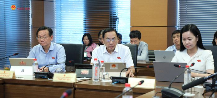 Các ĐBQH tỉnh Đồng Tháp tham dự phiên thảo luận tổ
