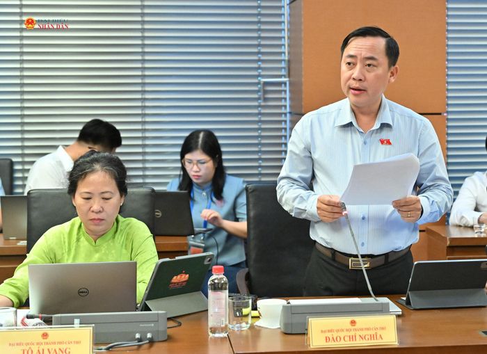 ĐBQH Đào Chí Nghĩa (TP. Cần Thơ) phát biểu. Ảnh: Quang Khánh