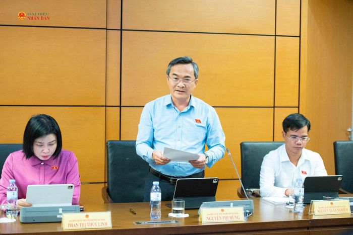 ĐBQH Nguyễn Phi Hùng (TP. Đà Nẵng) phát biểu. Ảnh: Xuân Quý