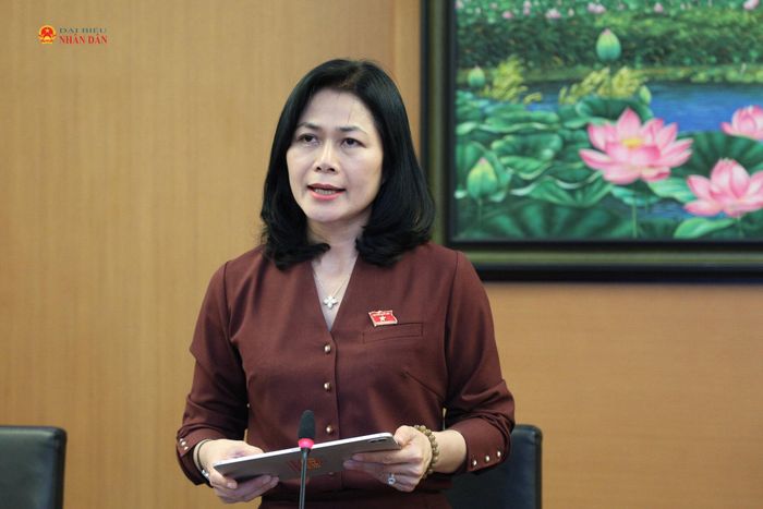 ĐBQH Vũ Thị Lan Anh (Nghệ An) phát biểu
