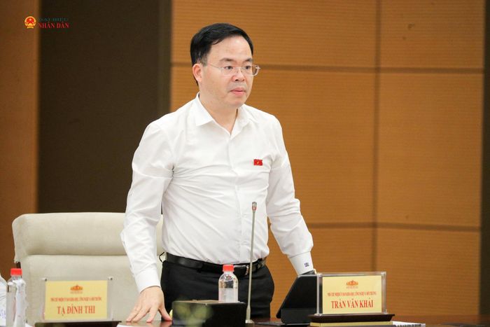 Phó Bí thư Đảng ủy Ủy ban Khoa học, Công nghệ và Môi trường Trần Văn Khải phát biểu. Ảnh: Hồ Long