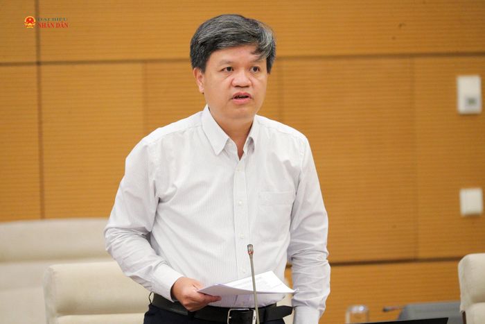 Bí thư Chi bộ Thường trực Ủy ban Khoa học, Công nghệ và Môi trường Tạ Đình Thi phát biểu. Ảnh: Hồ Long