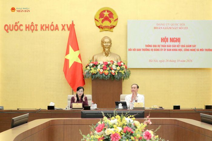 Phó Bí thư Đảng ủy Quốc hội Phùng Khánh Tài, Trưởng đoàn giám sát số 133; Bí thư Đảng ủy, Chủ nhiệm Ủy ban Khoa học, Công nghệ và Môi trường Nguyễn Thanh Hải chủ trì Hội nghị. Ảnh Hồ Long