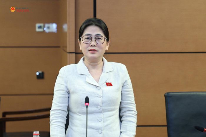 ĐBQH Phan Thị Nguyệt Thu (Nghệ An) phát biểu.