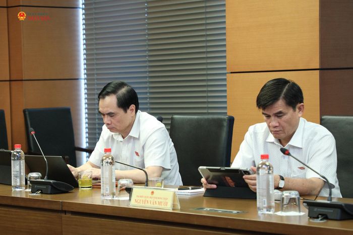 Các ĐBQH tỉnh Đồng Tháp tham dự phiên thảo luận tổ