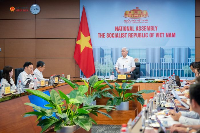 Phó Chủ tịch Thường trực Quốc hội Đỗ Văn Chiến chủ trì cuộc làm việc