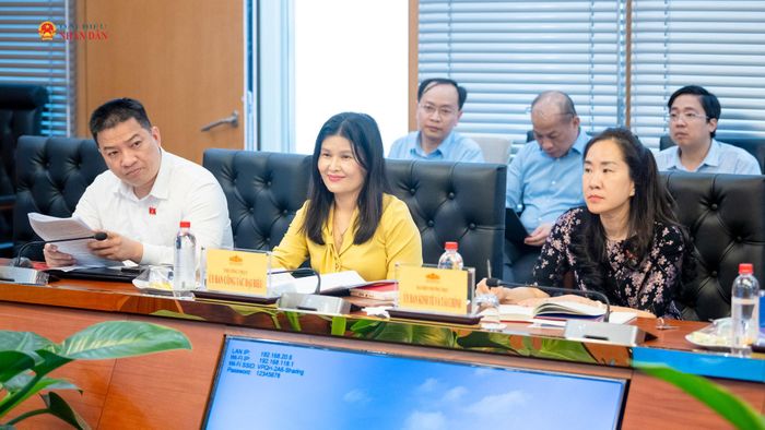 Đại biểu tham dự cuộc làm việc
