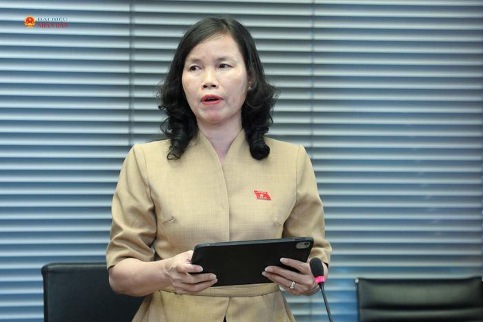 ĐBQH Hoàng Thị Thơ (Đồng Tháp) phát biểu