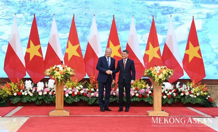 Thủ tướng Lê Minh Hưng và Thủ tướng Ba Lan Donald Tusk tại cuộc gặp gỡ báo chí sau hội đàm. Ảnh: Đỗ Thảo - Mekong ASEAN