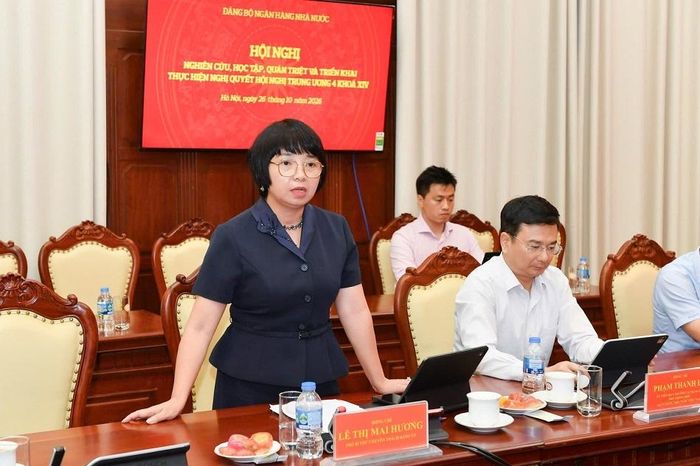Đồng chí Lê Thị Mai Hương – Phó Bí thư Chuyên trách Đảng uỷ NHNN phát biểu tiếp thu chỉ đạo