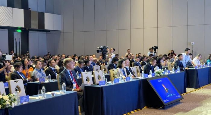  Các đại biểu tham dự Open Innovation Day 2026, trao đổi về thu hút đầu tư vào trung tâm dữ liệu AI, phát triển nguồn nhân lực và hạ tầng năng lượng xanh 
