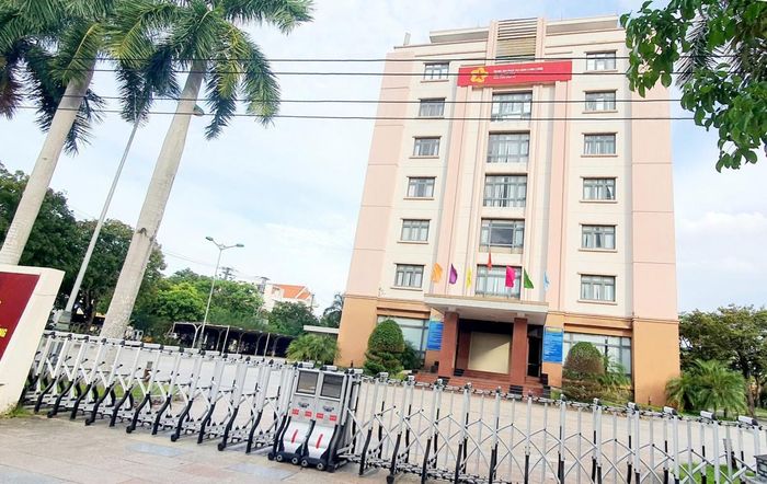 Bí thư Thành ủy Lê Ngọc Quang yêu cầu tiếp tục lắng nghe ý kiến từ cơ sở, địa phương và các đơn vị để rà soát nhu cầu sử dụng nhà, đất phục vụ giáo dục, y tế, thiết chế văn hóa, trụ sở làm việc, nhà công vụ và các công trình thiết yếu (Ảnh: Công Thái)