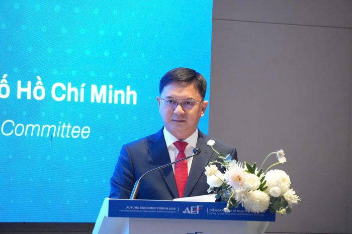 Phó Chủ tịch UBND TP Hồ Chí Minh Nguyễn Mạnh Cường phát biểu tại diễn đàn.