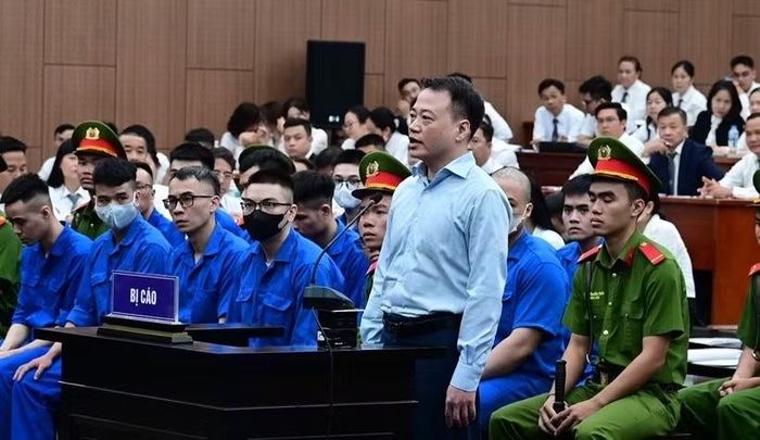 Bị cáo Nguyễn Hòa Bình (tức "Shark" Bình).