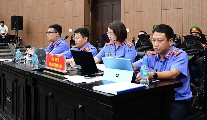  Đại diện Viện kiểm sát thực hành quyền công tố ﻿tại phiên tòa. 