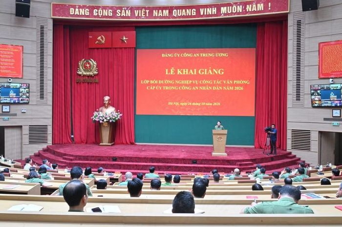  Toàn cảnh Lễ khai giảng. 