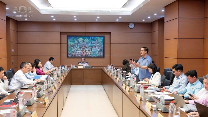 Quang cảnh thảo luận tại Tổ Thanh Hoá - Gia Lai.