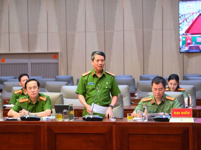 Đại diện các đơn vị tham luận tại hội nghị.