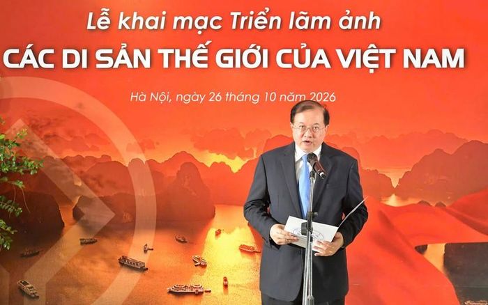 Thứ trưởng Bộ Văn hóa, Thể thao và Du lịch Tạ Quang Đông phát biểu tại lễ khai mạc triển lãm.