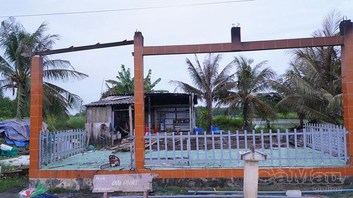 Vụ cháy khiến căn nhà của ông Bùi Văn Lộc bị thiệt hại gần như hoàn toàn.