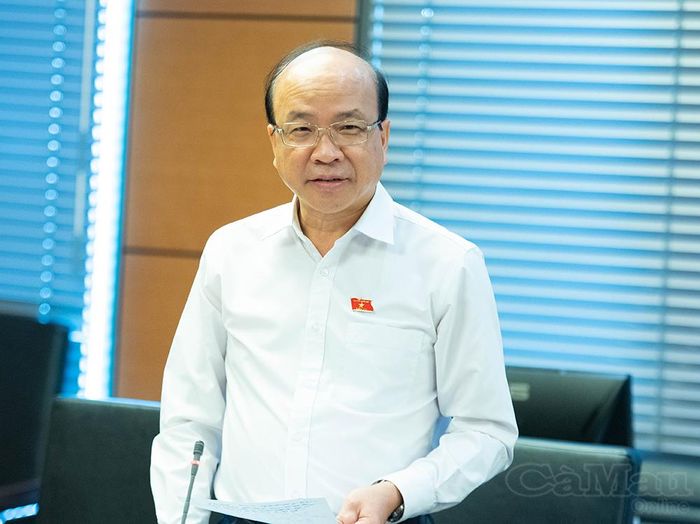 Đại biểu Phan Chí Hiếu, Uỷ viên Ban Chấp hành Trung ương Đảng, Uỷ viên Uỷ ban Thường vụ Quốc hội, Chủ nhiệm Uỷ ban Pháp luật và Tư pháp của Quốc hội, đề nghị cân nhắc thận trọng việc chuyển sang hậu kiểm phòng cháy, chữa cháy.