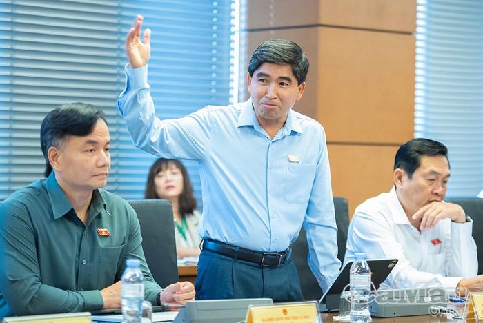 Đại biểu Lương Văn Anh, Uỷ viên chuyên trách Uỷ ban Khoa học, Công nghệ và Môi trường của Quốc hội, đề nghị hoàn thiện tiêu chí phân loại, xác định phạm vi bảo vệ công trình trọng yếu phù hợp với thực tiễn.