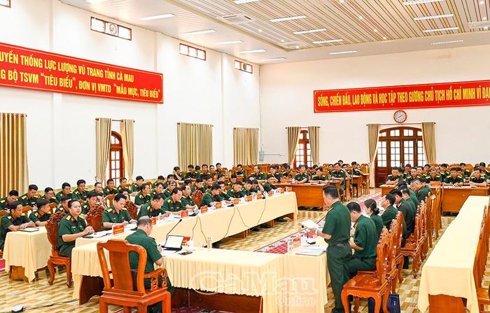 Các đại biểu dự hội nghị công bố quyết định thanh tra của Thanh tra Quốc phòng Quân khu 9 đối với Bộ CHQS tỉnh Cà Mau.