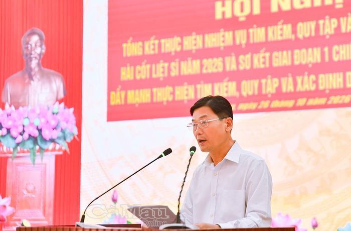 Nhà Báo Nguyễn Quốc Danh, Phó Giám đốc Báo và phát thanh, truyền hình Cà Mau, tham luận về công tác truyền thông góp phần lan toả Chiến dịch 500 ngày đêm.