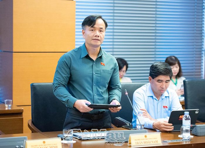 Đại biểu Trần Hoài Nam, Uỷ viên chuyên trách Uỷ ban Dân nguyện và Giám sát của Quốc hội, phát biểu thảo luận.