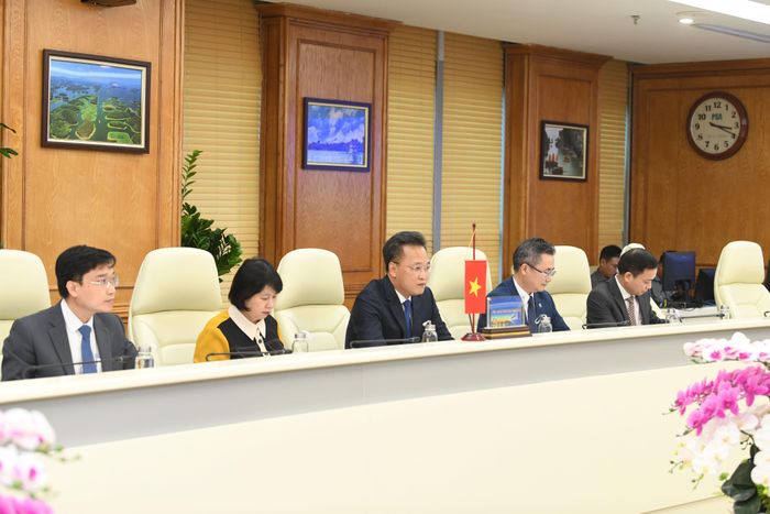 Các đại biểu dự cuộc họp. Ảnh: Như Ý