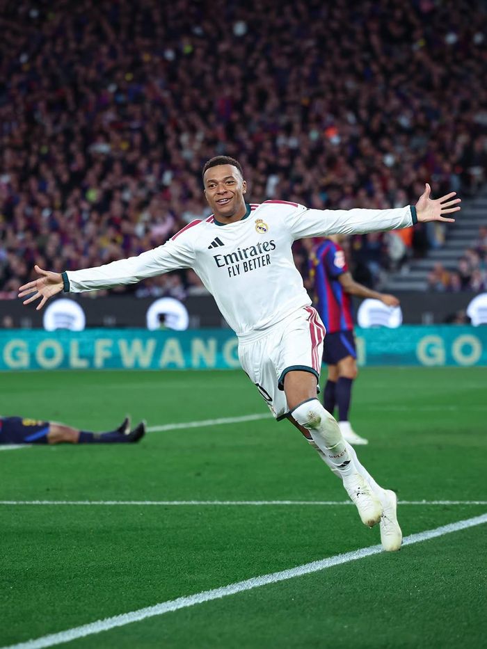 Real Madrid đã dành chiến thắng 2-1 trước Barcelona ngay tại sân Camp Nou