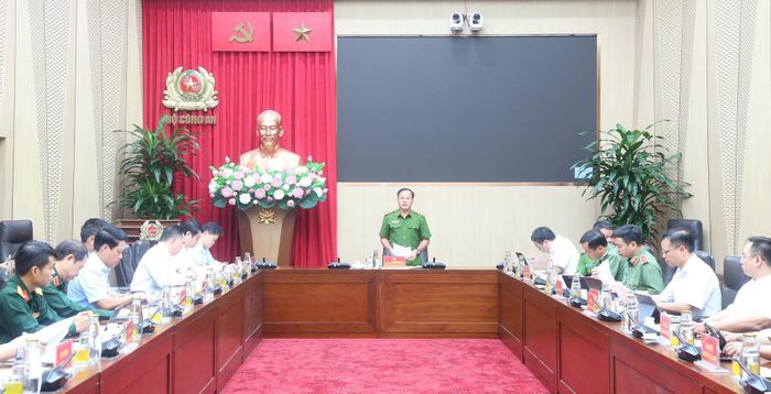 Quang cảnh buổi làm việc