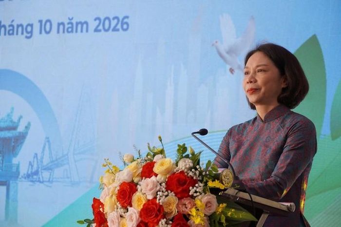 Phó Chủ tịch UBND thành phố Hà Nội Vũ Thu Hà phát biểu tại buổi lễ.
