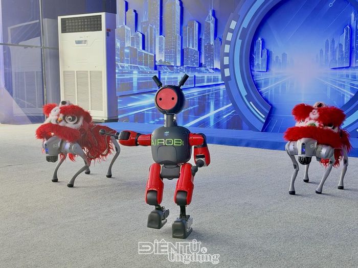 Hơn 30 mẫu robot đã được mang tới trình diễn