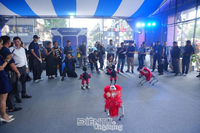 Hơn 30 mẫu robot đã được mang tới trình diễn
